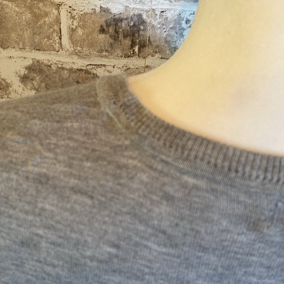 Vince Camuto long lightweight sweater. Size M. Gray with layered design. - Picture 9 of 11